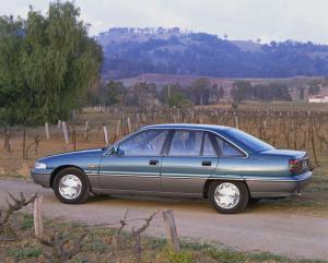 Holden Calais 1991 года